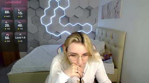 aliicemeow online show from May 2026 09:03:02 AM