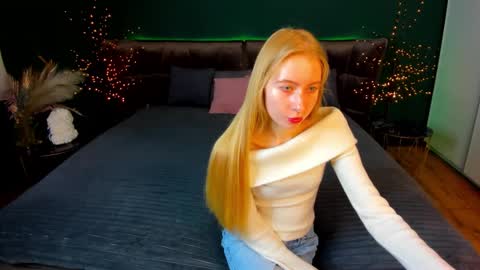 Alina online show from October 2025 05:48:02 AM