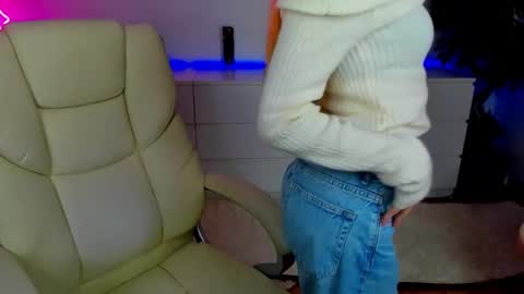 Alina online show from October 2025 06:58:02 PM