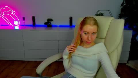 Alina online show from November 2025 06:56:02 AM