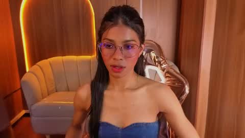 alina_b_ online show from May 2026 08:16:01 PM