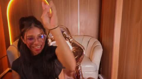 alina_b_ online show from May 2026 01:57:16 AM