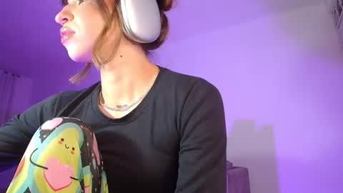 Snapshot of alina_lee01 chatting on June 2026 02:53:01 AM NYX online show from June 2026 02:53:01 AM