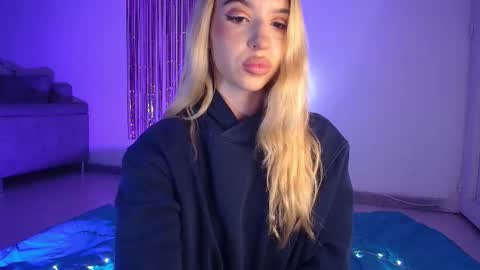 Alina  online show from October 2025 02:42:01 AM