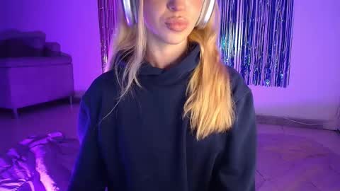 Alina  online show from October 2025 02:23:02 AM