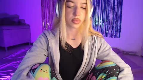 Alina  online show from October 2025 03:03:02 AM