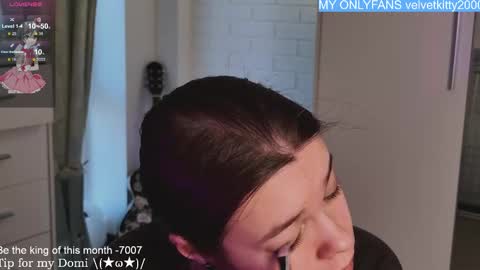 Snapshot of alinabae chatting on February 2025 01:03:01 PM Alina and Ben online show from February 2025 01:03:01 PM