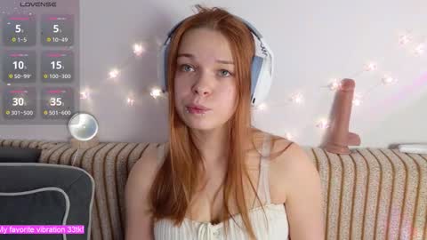 Snapshot of alinabae chatting on November 2025 09:57:02 PM Alina and Ben online show from November 2025 09:57:02 PM