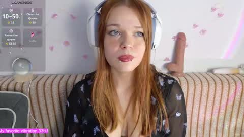 Snapshot of alinabae chatting on November 2025 09:05:02 PM Alina and Ben online show from November 2025 09:05:02 PM