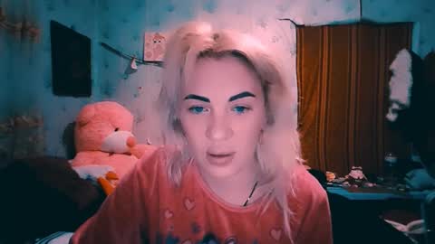 Snapshot of alinafrey_ chatting on October 2025 02:07:02 PM Alina online show from October 2025 02:07:02 PM