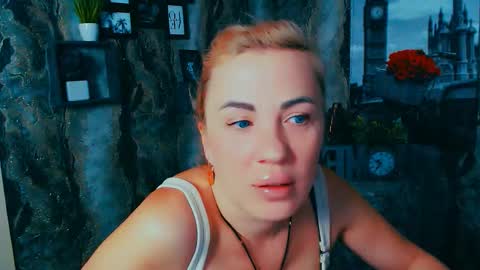 Snapshot of alinafrey_ chatting on November 2025 06:05:02 AM Alina online show from November 2025 06:05:02 AM