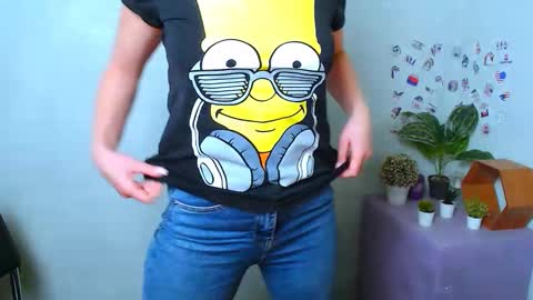 Snapshot of alinafrey_ chatting on December 2025 06:32:01 AM Alina online show from December 2025 06:32:01 AM