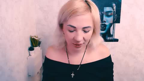 Snapshot of alinafrey_ chatting on December 2025 07:17:01 AM Alina online show from December 2025 07:17:01 AM