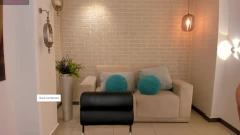alinakravitz_ online show from April 2026 06:46:02 PM