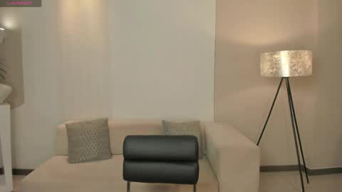 alinakravitz_ online show from May 2026 06:48:02 PM