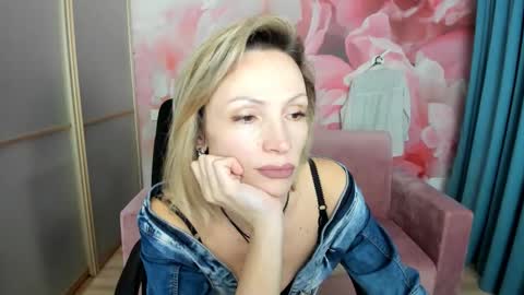 AlinaMoor online show from February 2026 07:10:01 PM