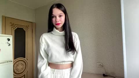 Snapshot of alinareik chatting on May 2026 01:41:01 PM Mary online show from May 2026 01:41:01 PM