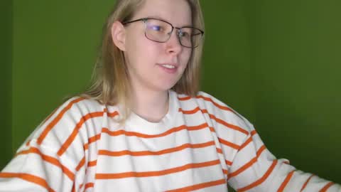 Snapshot of alinasei chatting on May 2026 12:45:01 PM alinasei online show from May 2026 12:45:01 PM