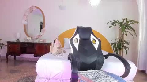 AlinaSimmons online show from June 2026 12:36:02 PM