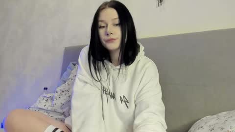 Aline Greeeen online show from November 2025 04:23:02 AM