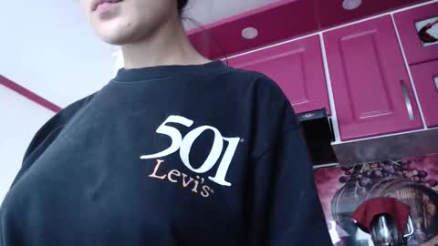 alipetite online show from May 2026 09:49:02 PM