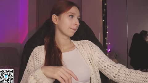 Snapshot of alisaa_01 chatting on February 2025 03:27:01 AM Alice Fansly Alisa01 online show from February 2025 03:27:01 AM