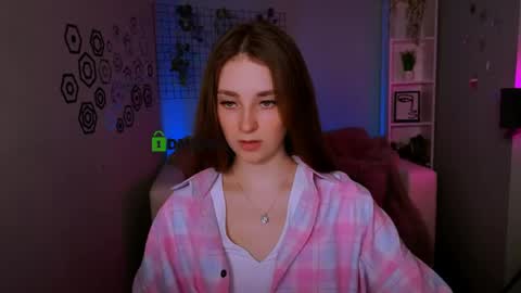 Alisa online show from April 2026 07:05:01 PM