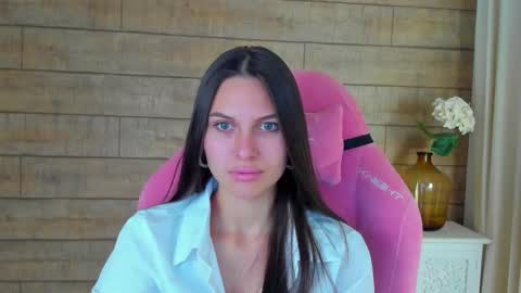 Snapshot of alisaversailles chatting on October 2025 04:05:02 PM AlisaVersailles online show from October 2025 04:05:02 PM