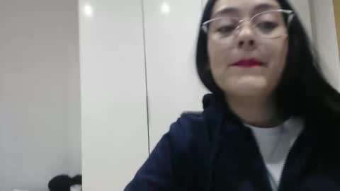 alisha_9997 online show from November 2025 05:52:01 PM