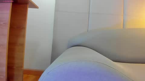           online show from January 2025 04:10:01 PM