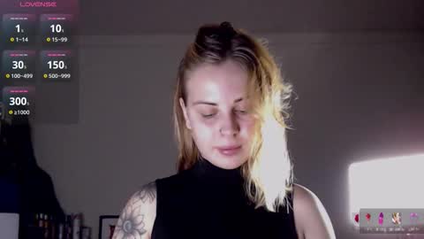 Snapshot of alismoona chatting on December 2025 01:50:02 PM Alisa online show from December 2025 01:50:02 PM