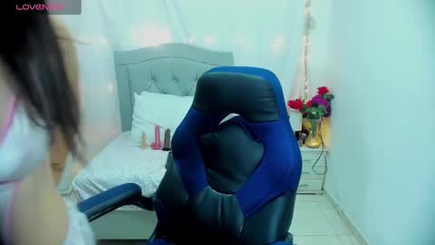 Snapshot of alison_girl22 chatting on December 2024 09:02:01 PM Alison online show from December 2024 09:02:01 PM