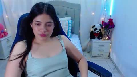 Snapshot of alison_girl22 chatting on March 2025 08:56:01 PM Alison online show from March 2025 08:56:01 PM