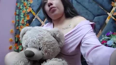 Alison Meiker online show from December 2025 01:25:02 AM