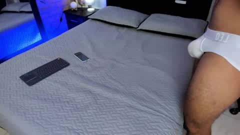 Snapshot of alison_thomas1 chatting on December 2024 02:54:02 PM alison online show from December 2024 02:54:02 PM