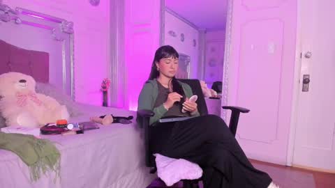 Alison Fishert online show from December 2024 11:50:02 AM