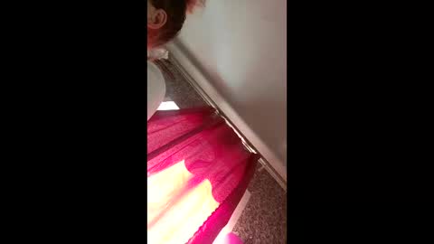 Snapshot of alisonluxx chatting on April 2026 04:57:02 AM Alison online show from April 2026 04:57:02 AM