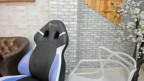 Snapshot of alisonn_doll chatting on December 2025 12:12:02 PM alisonn_doll online show from December 2025 12:12:02 PM