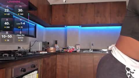 Snapshot of alisoon_moon chatting on October 2025 11:07:01 PM Alison Moon online show from October 2025 11:07:01 PM