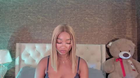 Snapshot of alisoon_moon chatting on November 2025 12:08:02 AM Alison Moon online show from November 2025 12:08:02 AM