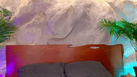 Alison Moon  online show from April 2026 10:10:01 PM