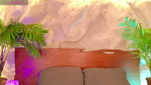 Alison Moon  online show from May 2026 11:09:01 PM