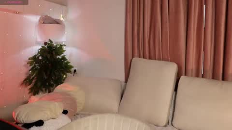 Alissa online show from March 2025 12:34:01 PM