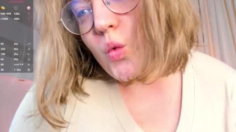 Alissa online show from November 2025 12:44:02 PM