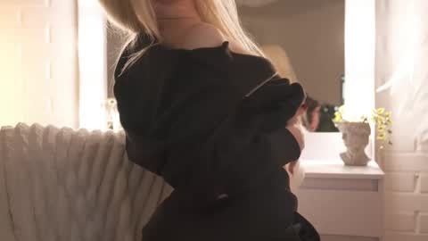 Alissa online show from March 2025 10:31:02 PM