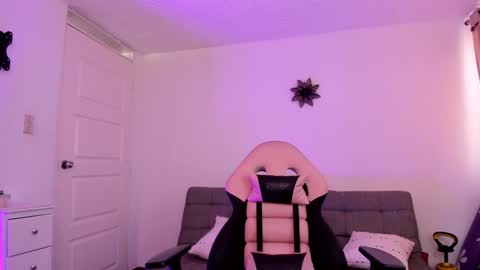 Snapshot of alissia_viera chatting on February 2025 01:52:01 PM iraide online show from February 2025 01:52:01 PM