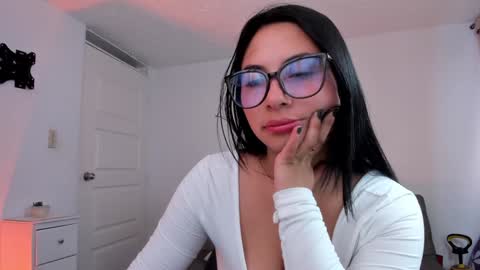 Snapshot of alissia_viera chatting on February 2025 10:21:02 PM iraide online show from February 2025 10:21:02 PM