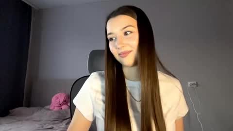 Snapshot of alitalapre chatting on November 2025 10:04:02 AM Annie online show from November 2025 10:04:02 AM