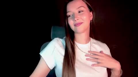 Snapshot of alitalapre chatting on November 2025 12:49:02 PM Annie online show from November 2025 12:49:02 PM