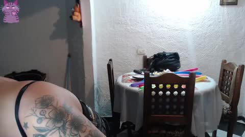 Alix online show from September 2025 02:00:01 AM